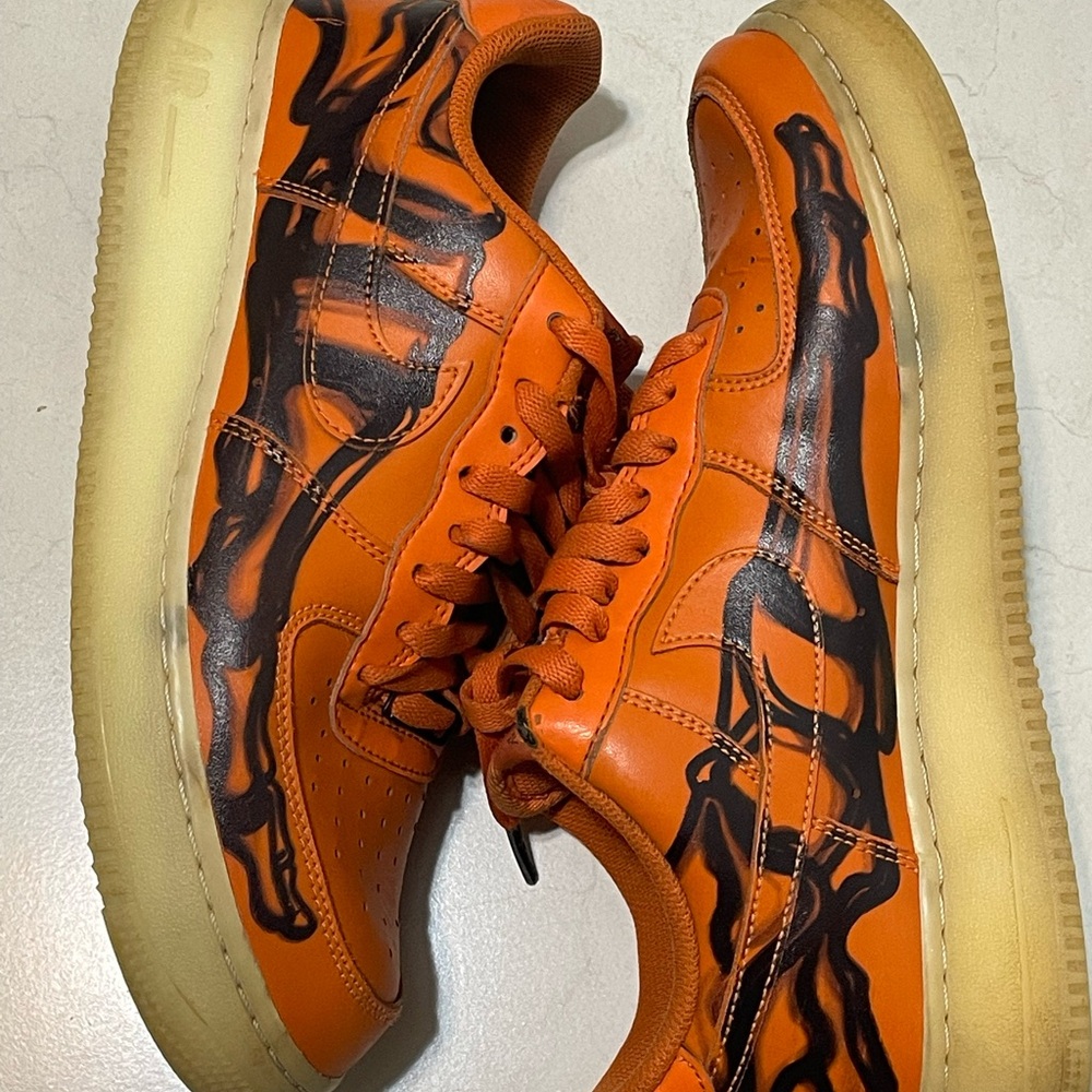 Sz 9 Nike Air Force 1 Low Orange Skeleton Halloween 2020 CU8067-800